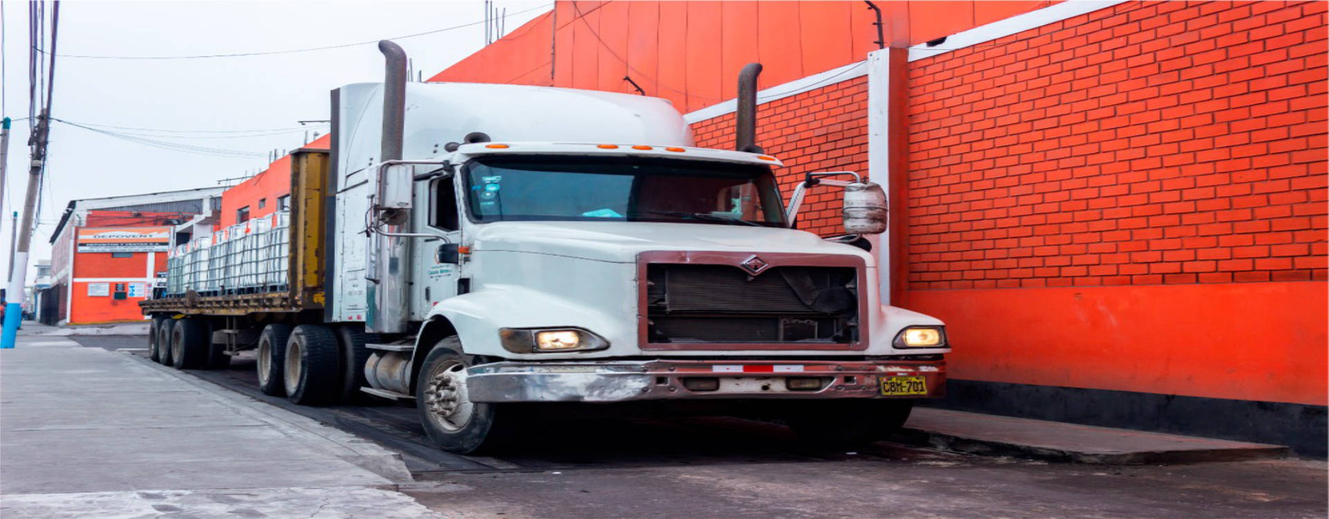 Pesaje de contenedores y camiones en Lima para carga, transporte y operaciones logísticas en Depovent