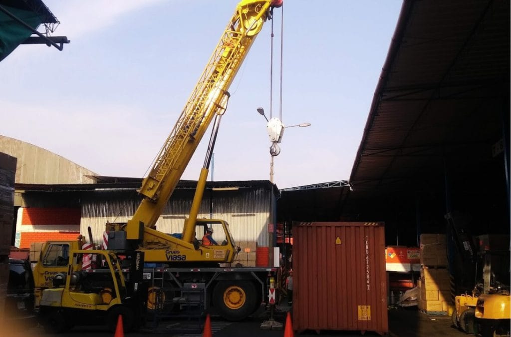 Grúa para izaje y movimiento de contenedores en Lima y Callao